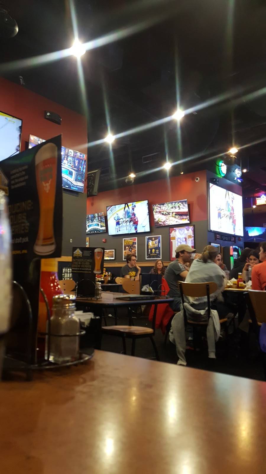 Buffalo Wild Wings | restaurant | 33 Maryland Ave C, Rockville, MD 20850, USA | 3012519393 OR +1 301-251-9393