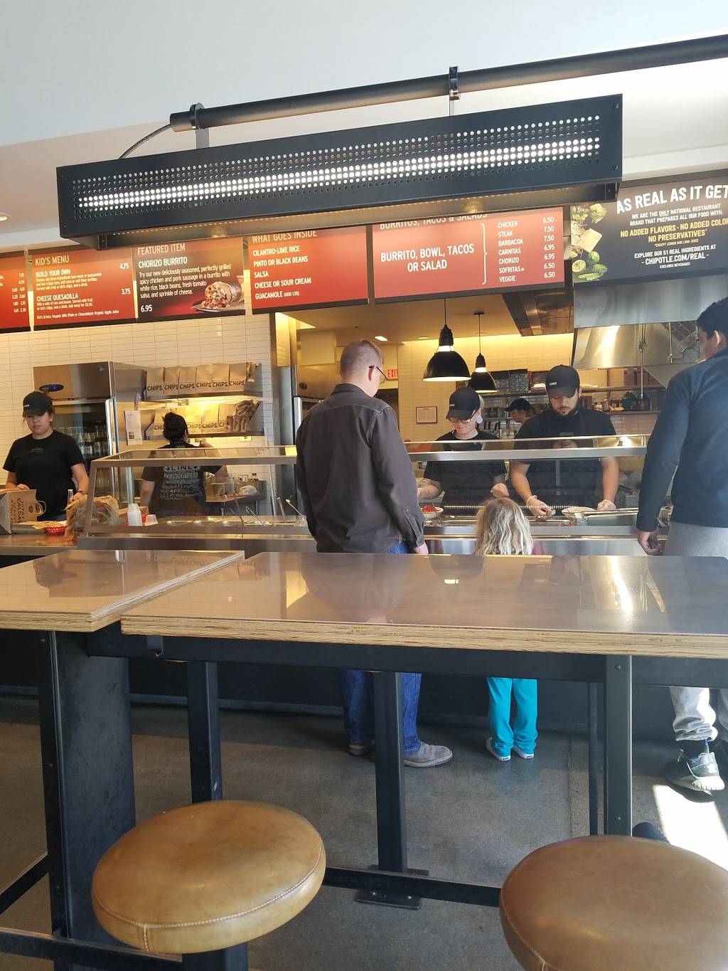 Chipotle Mexican Grill | restaurant | 2609 W Jefferson St, Joliet, IL 60435, USA | 8152800244 OR +1 815-280-0244