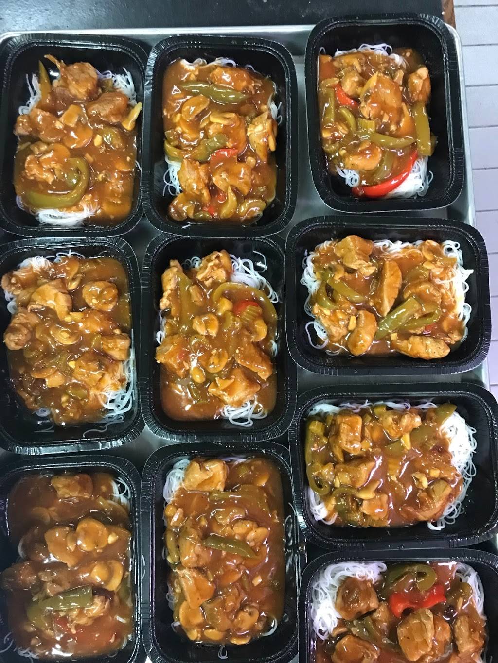 Cuisine DHélène | restaurant | 950 Rue du Conseil, Sherbrooke, QC J1G 1L8, Canada | 8198290725 OR +1 819-829-0725