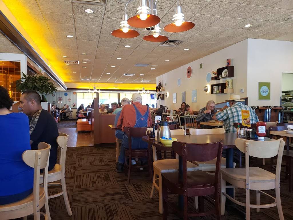 Village Inn | bakery | 921 30th Ave, Greeley, CO 80634, USA | 9703565449 OR +1 970-356-5449