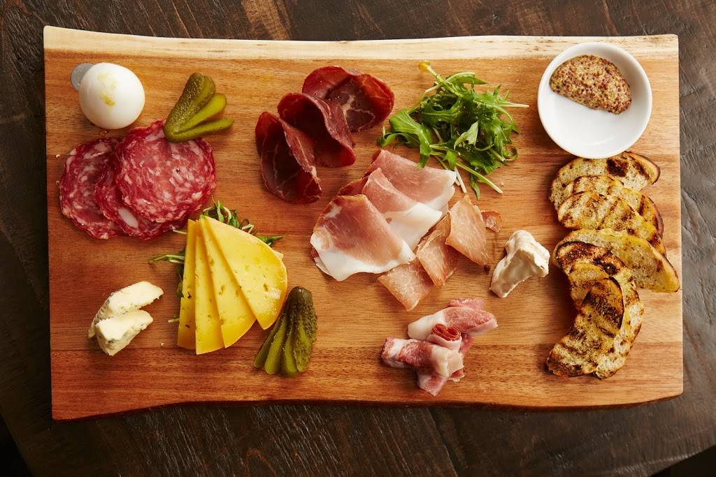 TWH Social | restaurant | 1 King St W, Kitchener, ON N2G 1A3, Canada | 5197458478 OR +1 519-745-8478