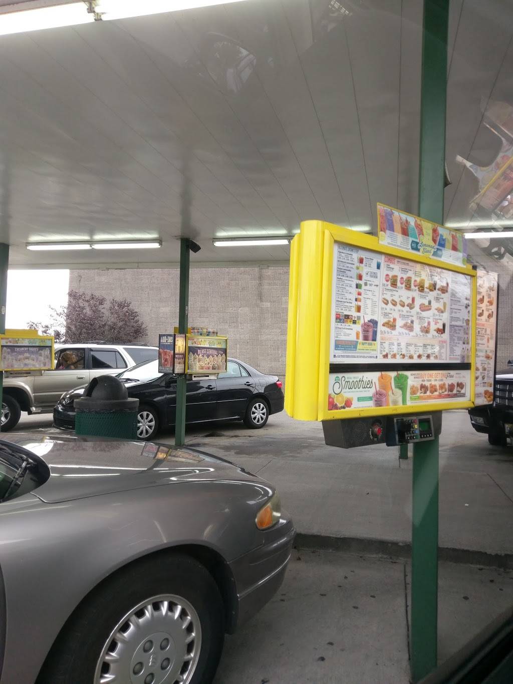 Sonic Drive-In | restaurant | 2633 Richmond Rd, Lexington, KY 40509, USA | 8592687693 OR +1 859-268-7693