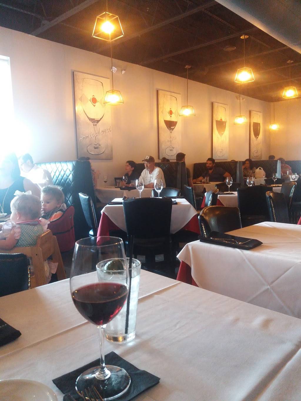 The Union Kitchen | restaurant | Located in Ella Plaza, 3452 Ella Blvd, Houston, TX 77018, USA | 7136810022 OR +1 713-681-0022