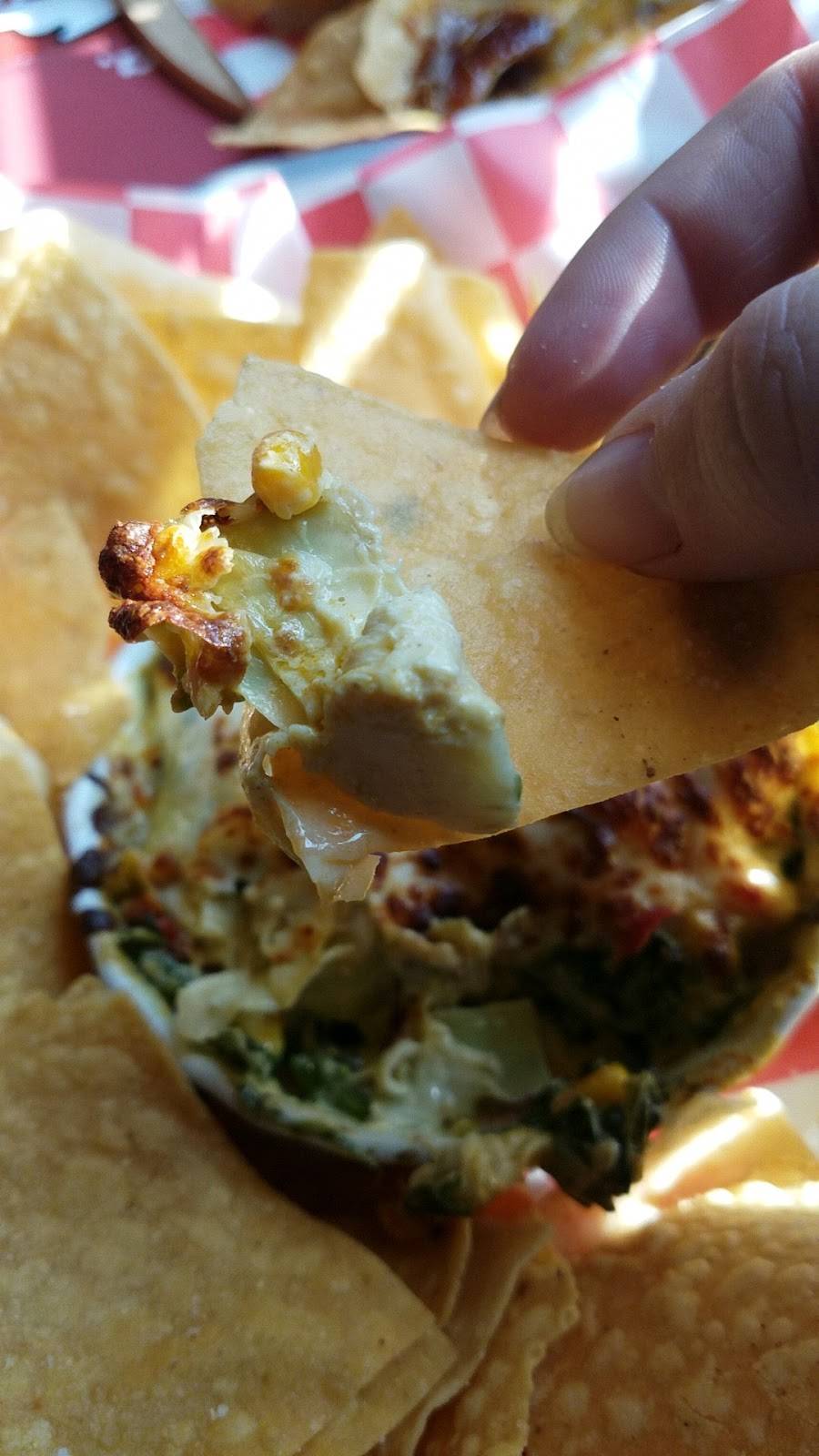 Wiscos Eau Claire | restaurant | 1920 S Hastings Way, Eau Claire, WI 54701, USA | 7158958542 OR +1 715-895-8542