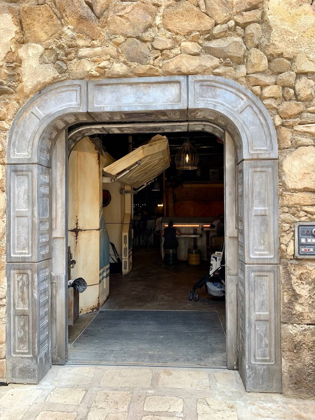 Docking Bay 7 Food and Cargo | restaurant | 351 S Studio Dr N, Lake Buena Vista, FL 32830, USA | 4079395277 OR +1 407-939-5277