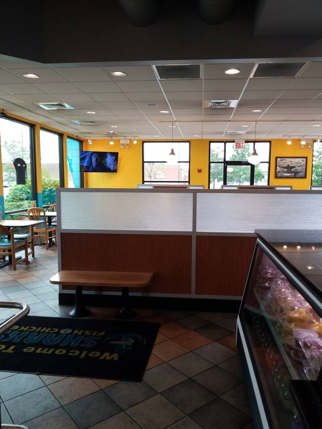 Sharks Fish and Chicken | restaurant | 8712 S Cicero Ave, Oak Lawn, IL 60453, USA | 7086347330 OR +1 708-634-7330