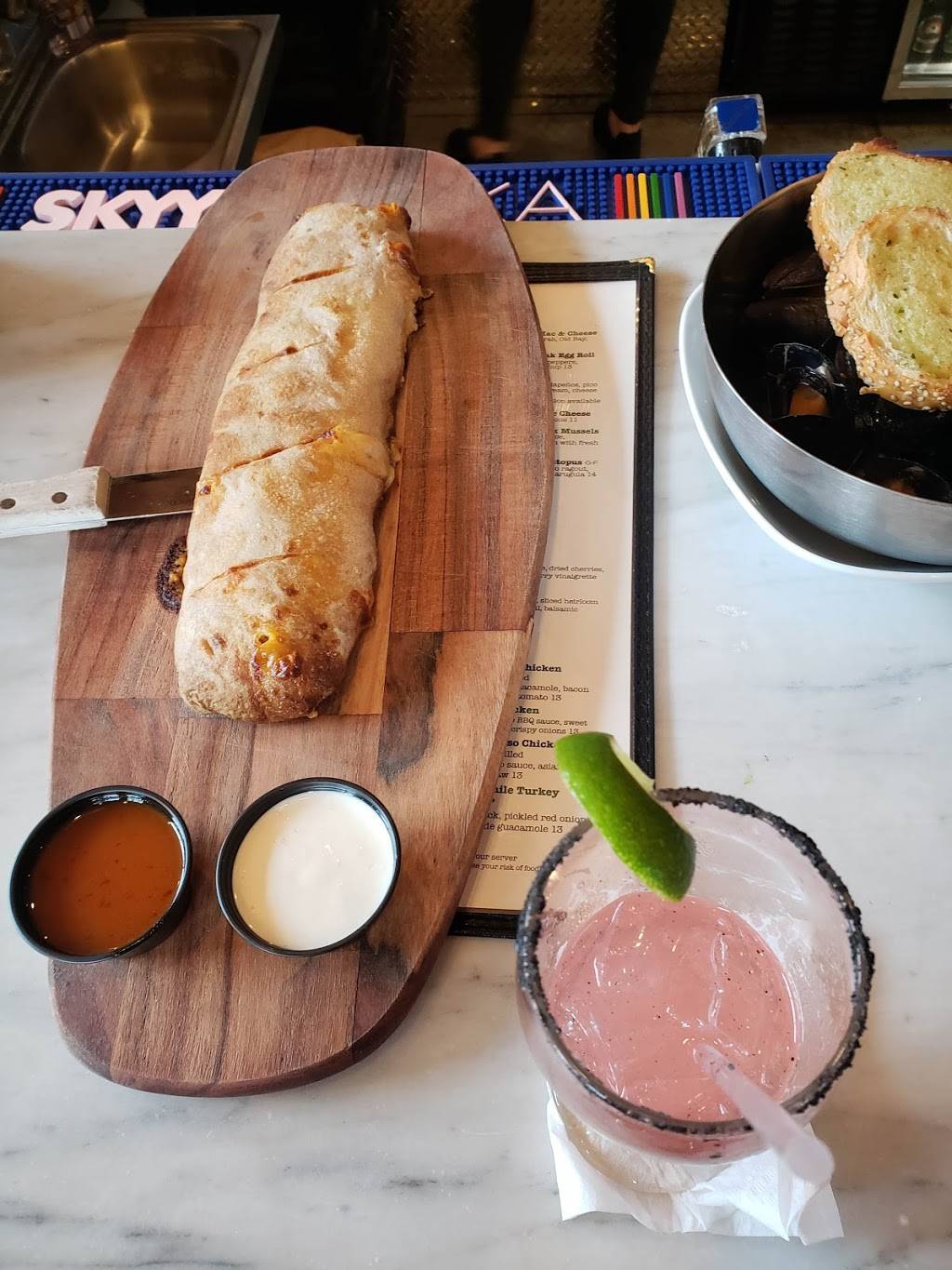 Roberts Block Restaurant | restaurant | 2 Roberts Ave, Glenside, PA 19038, USA | 2156904445 OR +1 215-690-4445