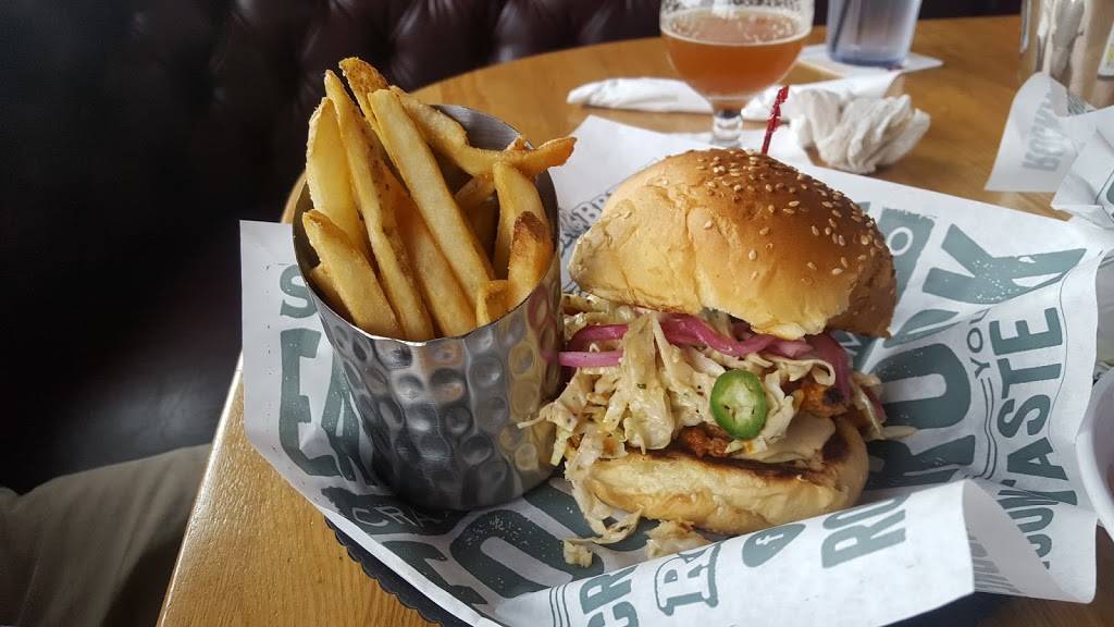 Rock & Brews | restaurant | 5701 W 135th St, Overland Park, KS 66223, USA | 9137285298 OR +1 913-728-5298