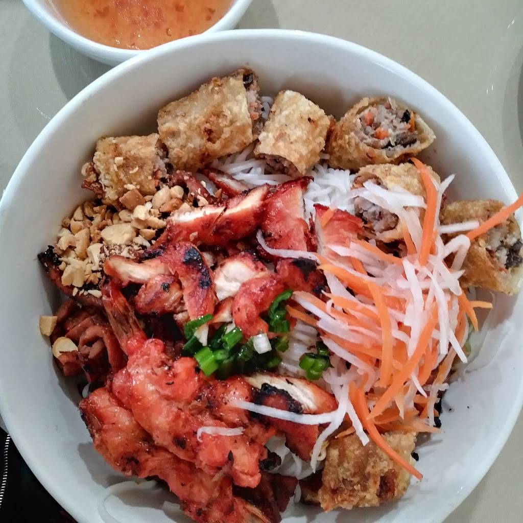 Golden Pho & Grill | restaurant | 1036 S Federal Blvd #4102, Denver, CO 80219, USA | 3039750919 OR +1 303-975-0919