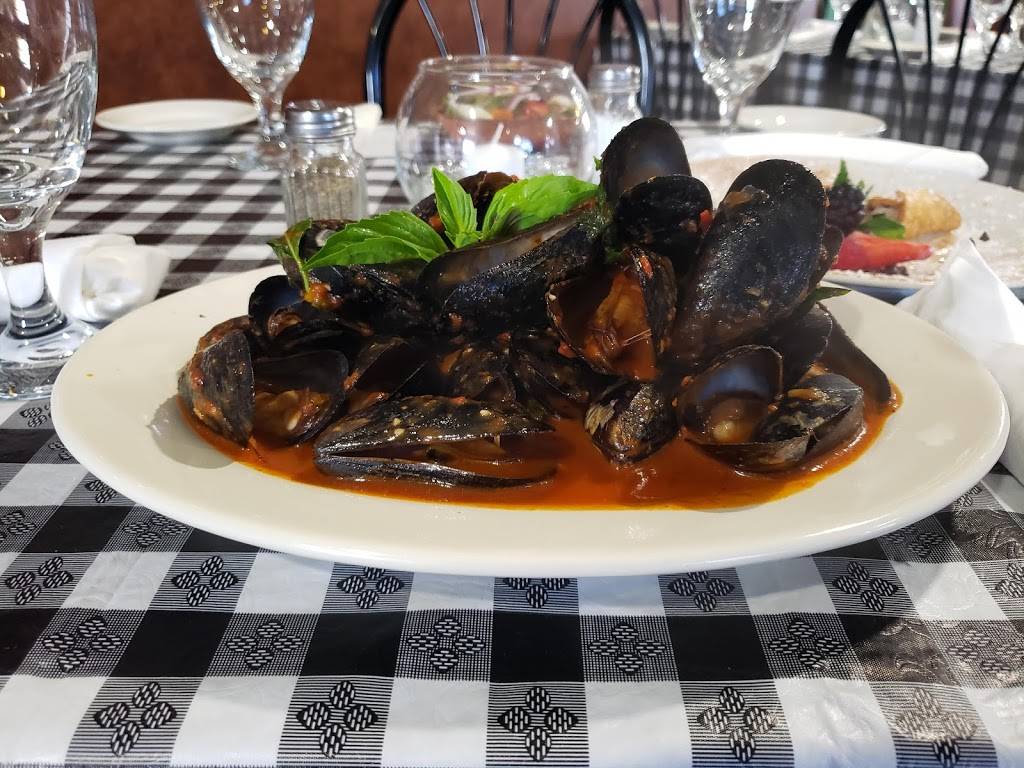 The Family Table | restaurant | 9 Dogwood St, Henry, TN 38231, USA | 7312435117 OR +1 731-243-5117