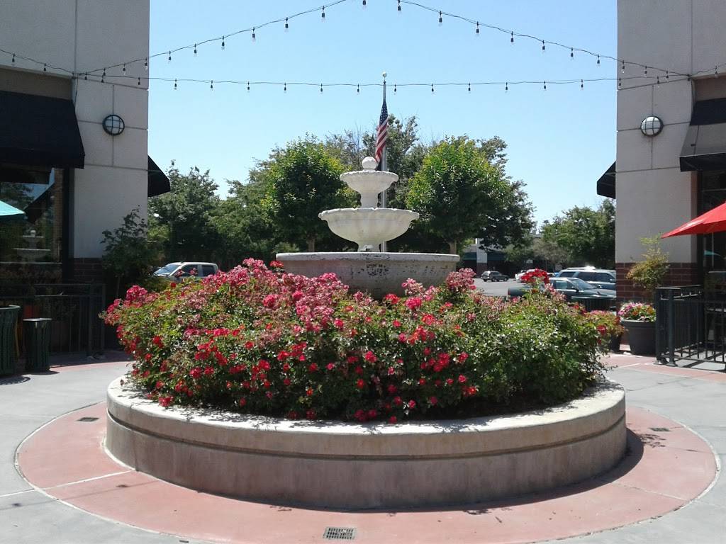 Oakshade Town Center | shopping mall | 2107-2151 Cowell Blvd, Davis, CA 95618, USA | 9252791800 OR +1 925-279-1800