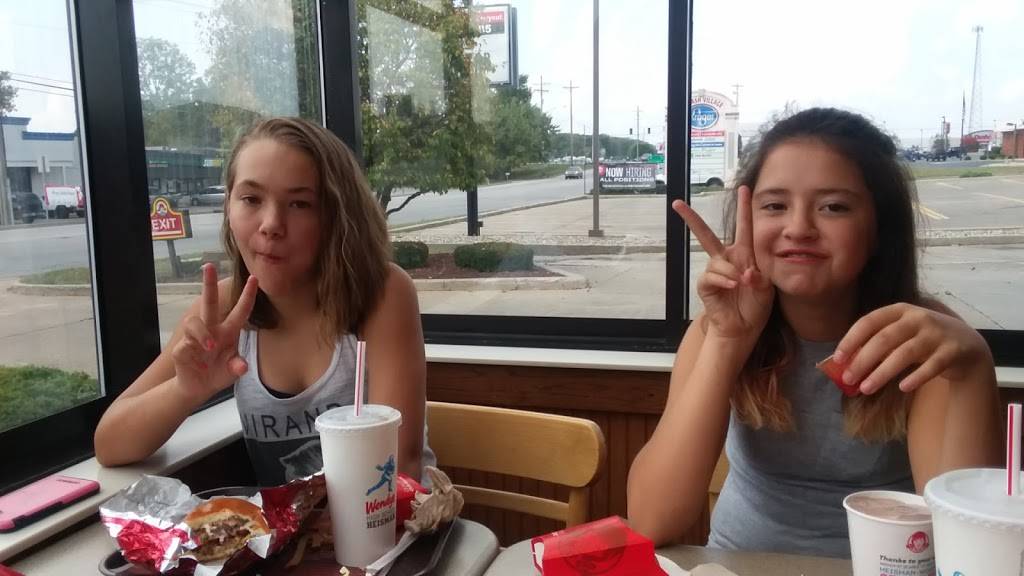Wendys | restaurant | 1299 N Cass St, Wabash, IN 46992, USA | 2605630183 OR +1 260-563-0183