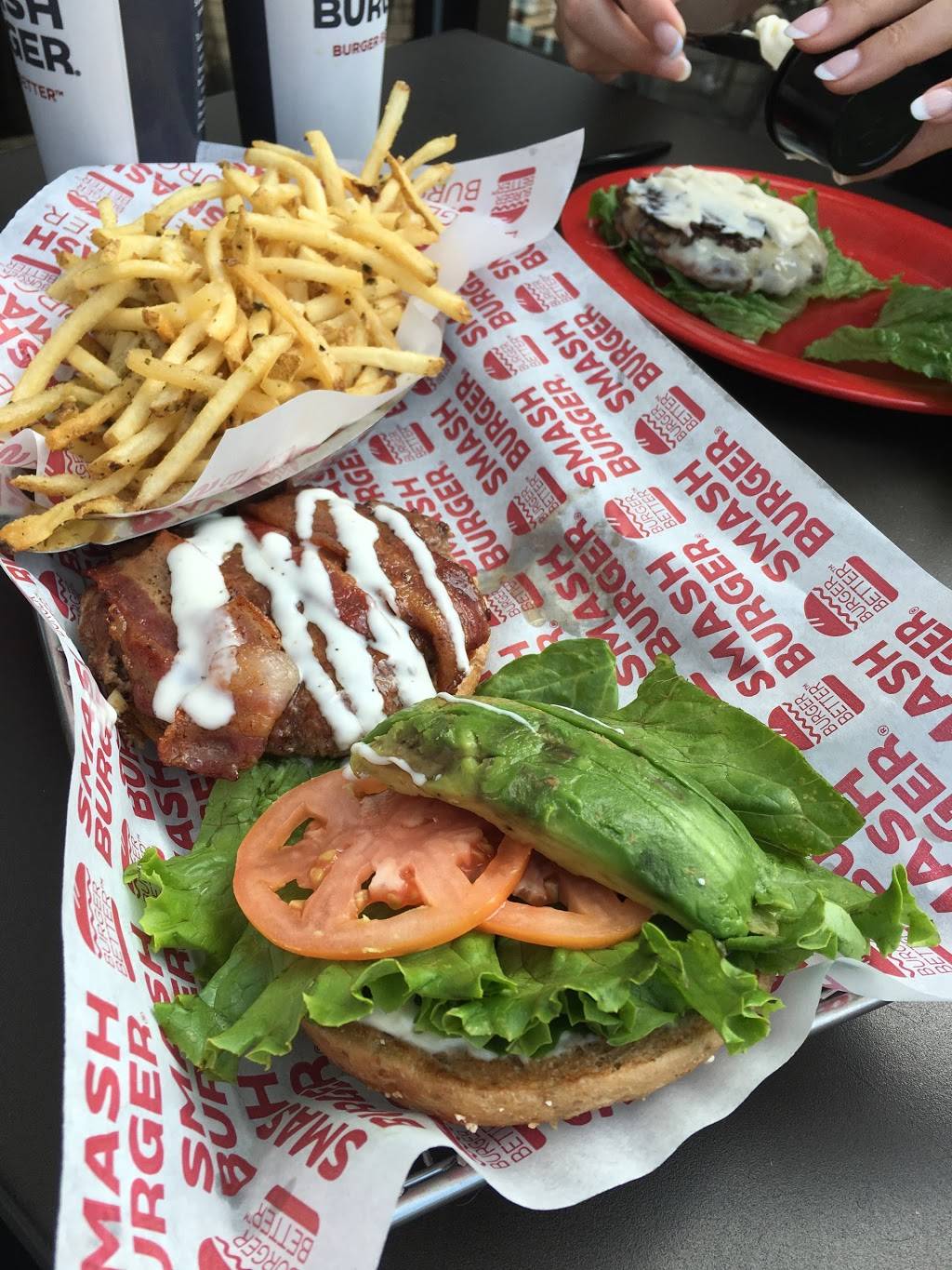 Smashburger | restaurant | 81 Wolf Rd, Colonie, NY 12205, USA | 5184874099 OR +1 518-487-4099
