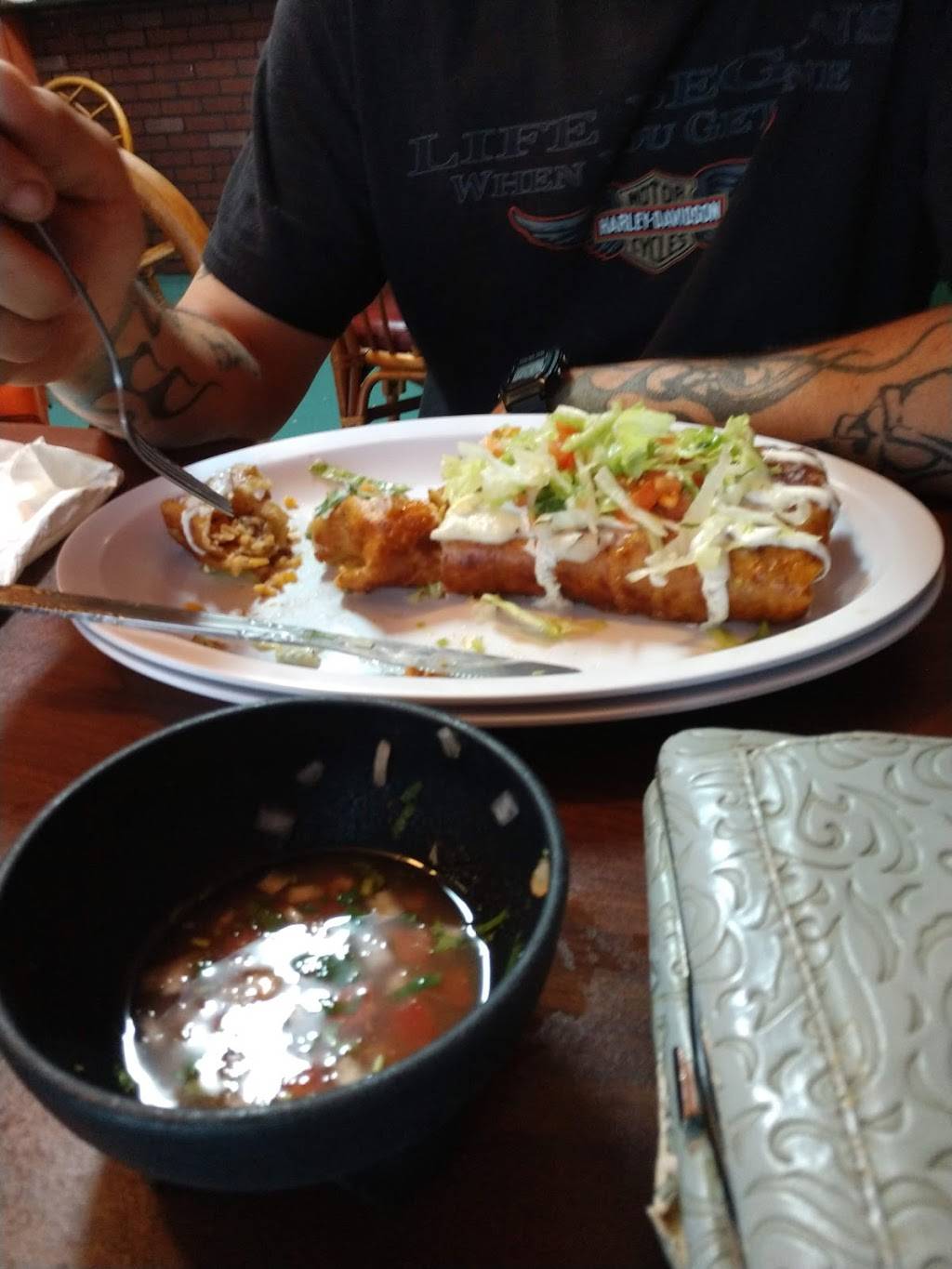 La Esmeralda Mexican Restaurant | restaurant | 108 N Franklin Ave, Polo, IL 61064, USA | 8159461010 OR +1 815-946-1010