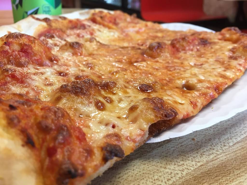 Domenicks Pizzeria | restaurant | 1015 Allerton Ave, Bronx, NY 10469, USA | 7185476171 OR +1 718-547-6171