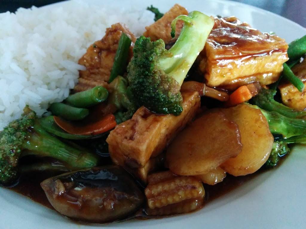 House of Poolesville | restaurant | 19611 Fisher Ave, Poolesville, MD 20837, USA | 3013492935 OR +1 301-349-2935