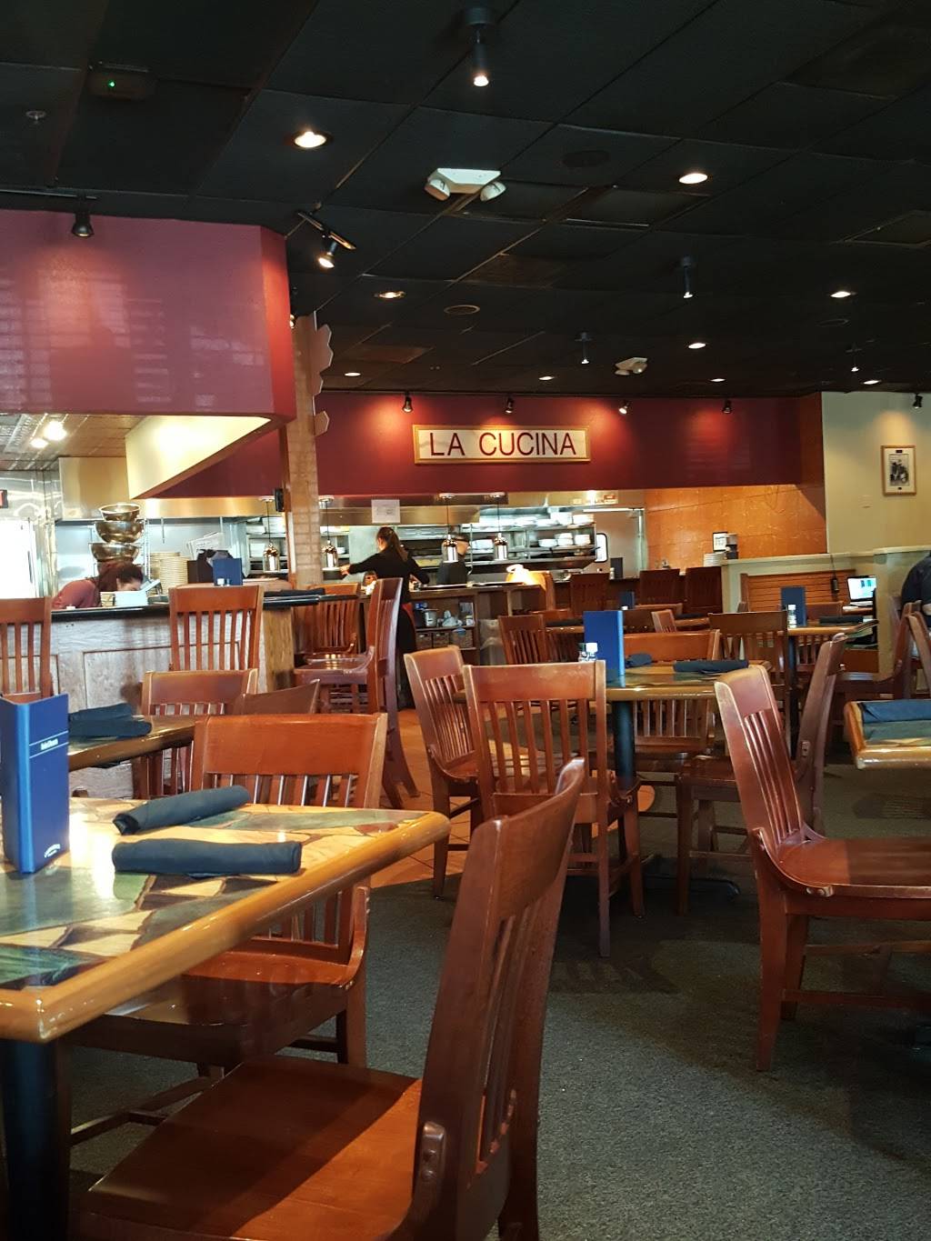 Carrabbas Italian Grill | restaurant | 210 W Day Rd, Mishawaka, IN 46545, USA | 5742479460 OR +1 574-247-9460