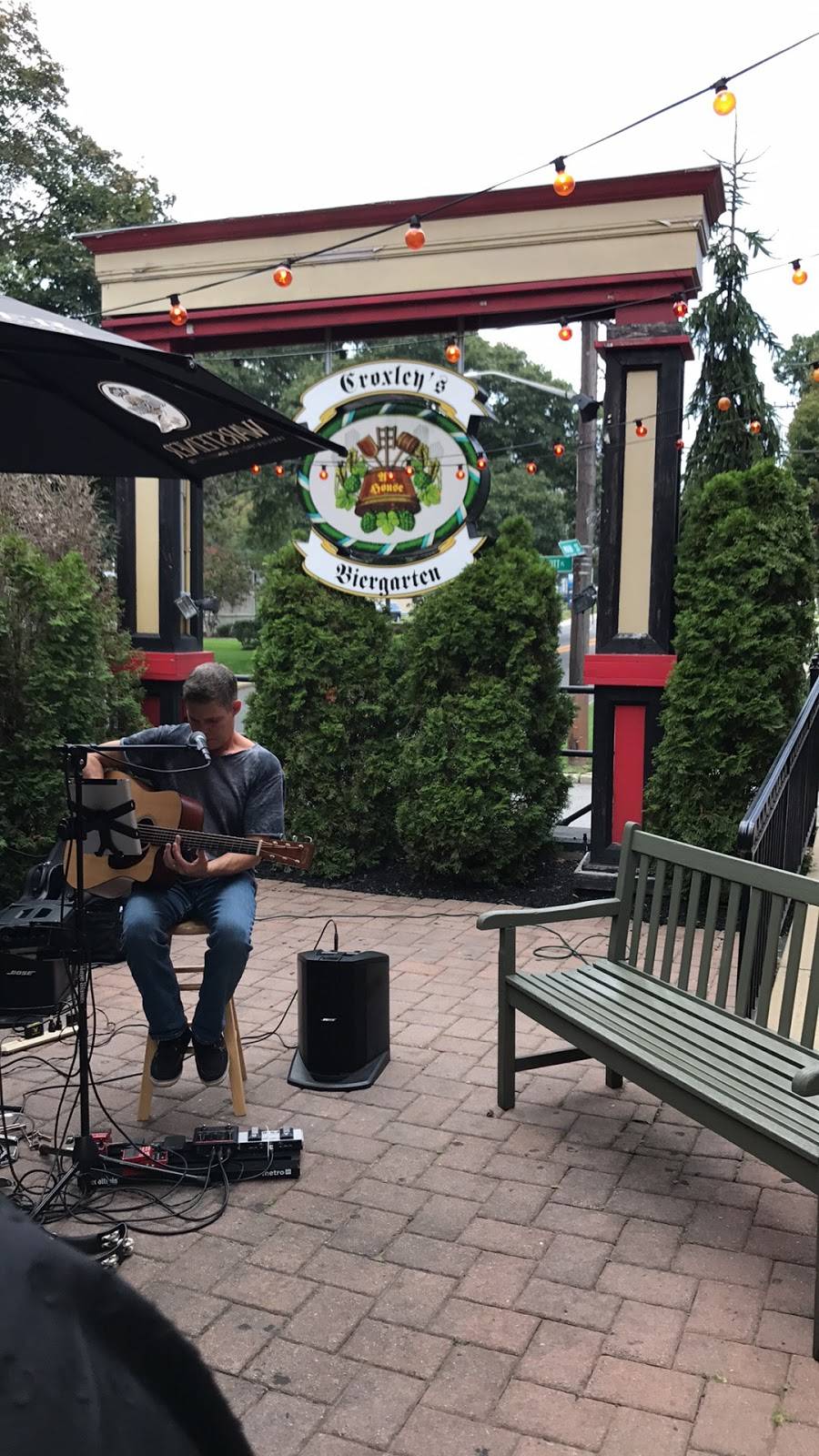 Croxleys | restaurant | 155 W Main St, Smithtown, NY 11787, USA | 6316568787 OR +1 631-656-8787