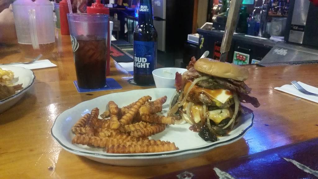 Fatboyz Bar & Grill | restaurant | 609 Lincolnway W, Ligonier, IN 46767, USA | 2608944640 OR +1 260-894-4640
