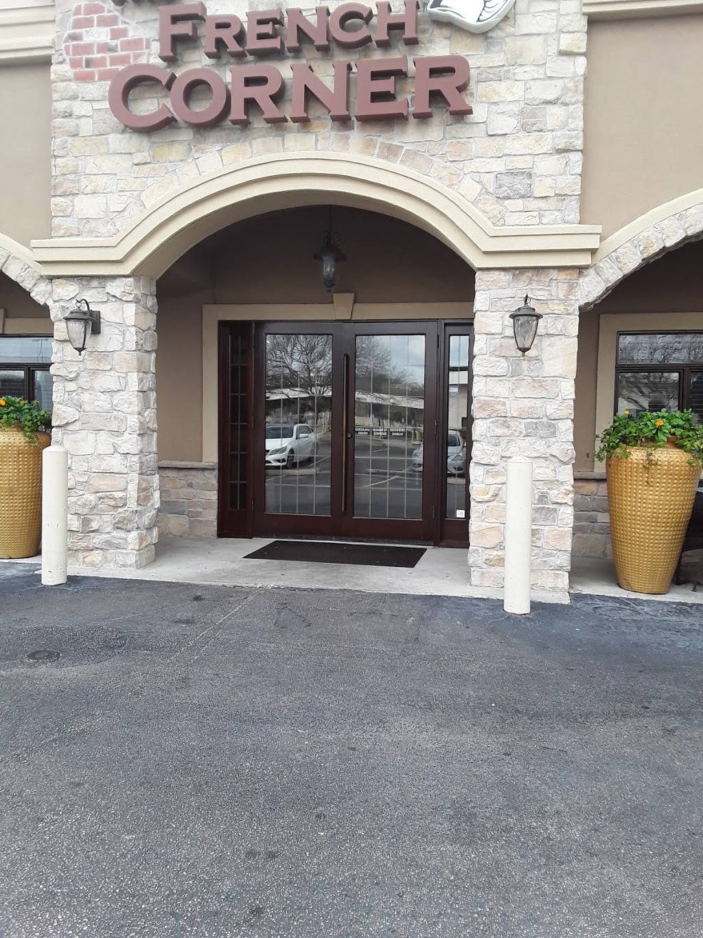 The French Corner | restaurant | 1104 Old Spanish Trail, Houston, TX 77054, USA | 7136615324 OR +1 713-661-5324