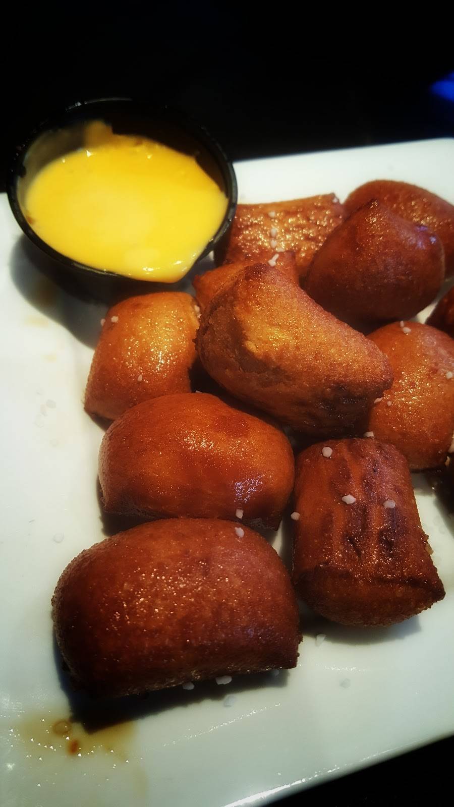 Red Robin Gourmet Burgers and Brews | restaurant | 9415 192nd Ave E, Bonney Lake, WA 98391, USA | 2532994111 OR +1 253-299-4111