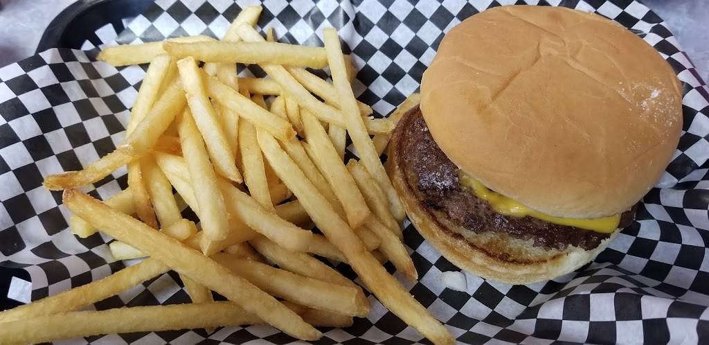 Pixie Restaurant | restaurant | 302 N Mission St, Mt Pleasant, MI 48858, USA | 9897727494 OR +1 989-772-7494