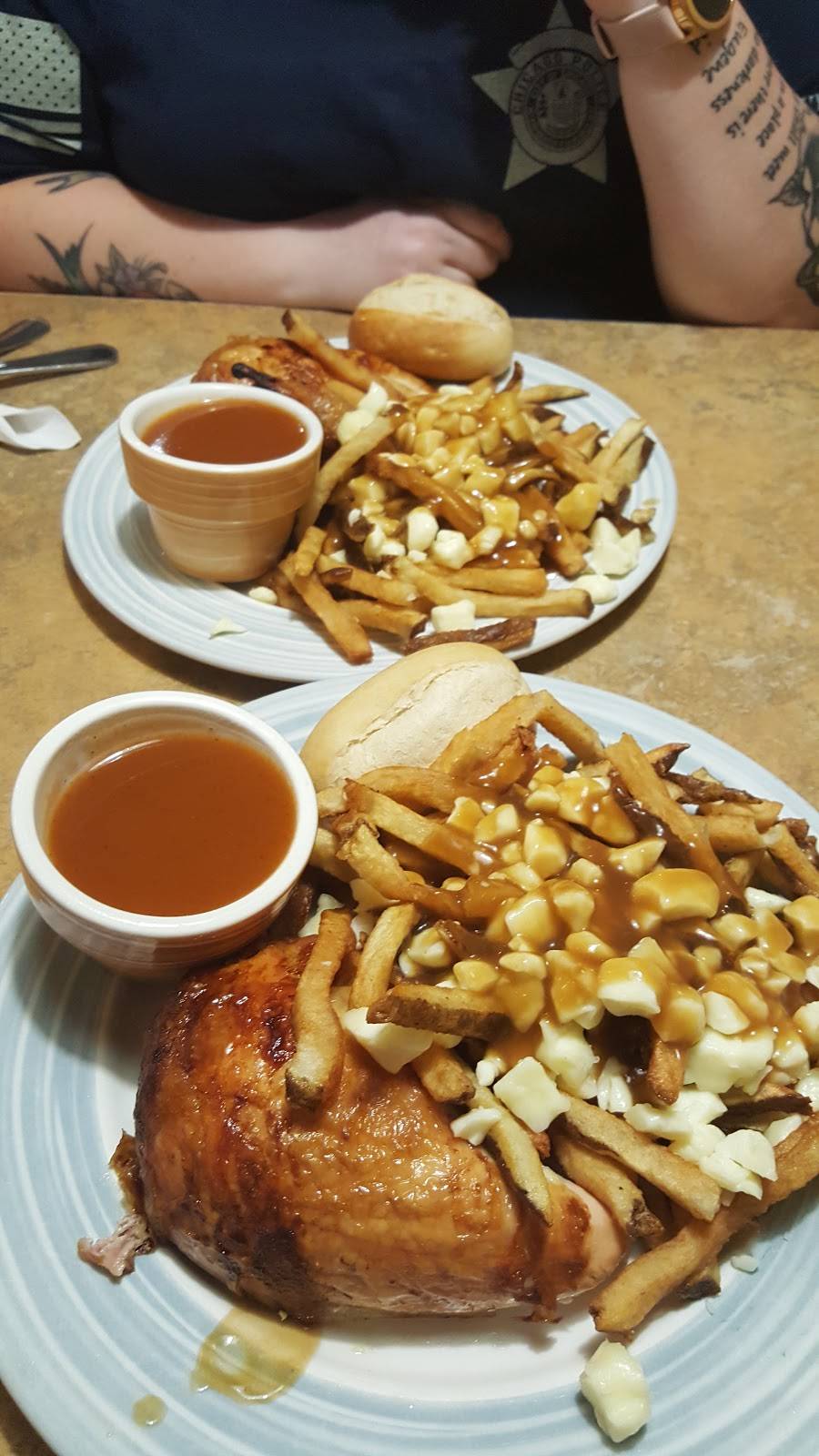 Swiss Chalet Rotisserie & Grill | restaurant | 4450 Walker Rd, Windsor, ON N8W 3T5, Canada | 5192507106 OR +1 519-250-7106