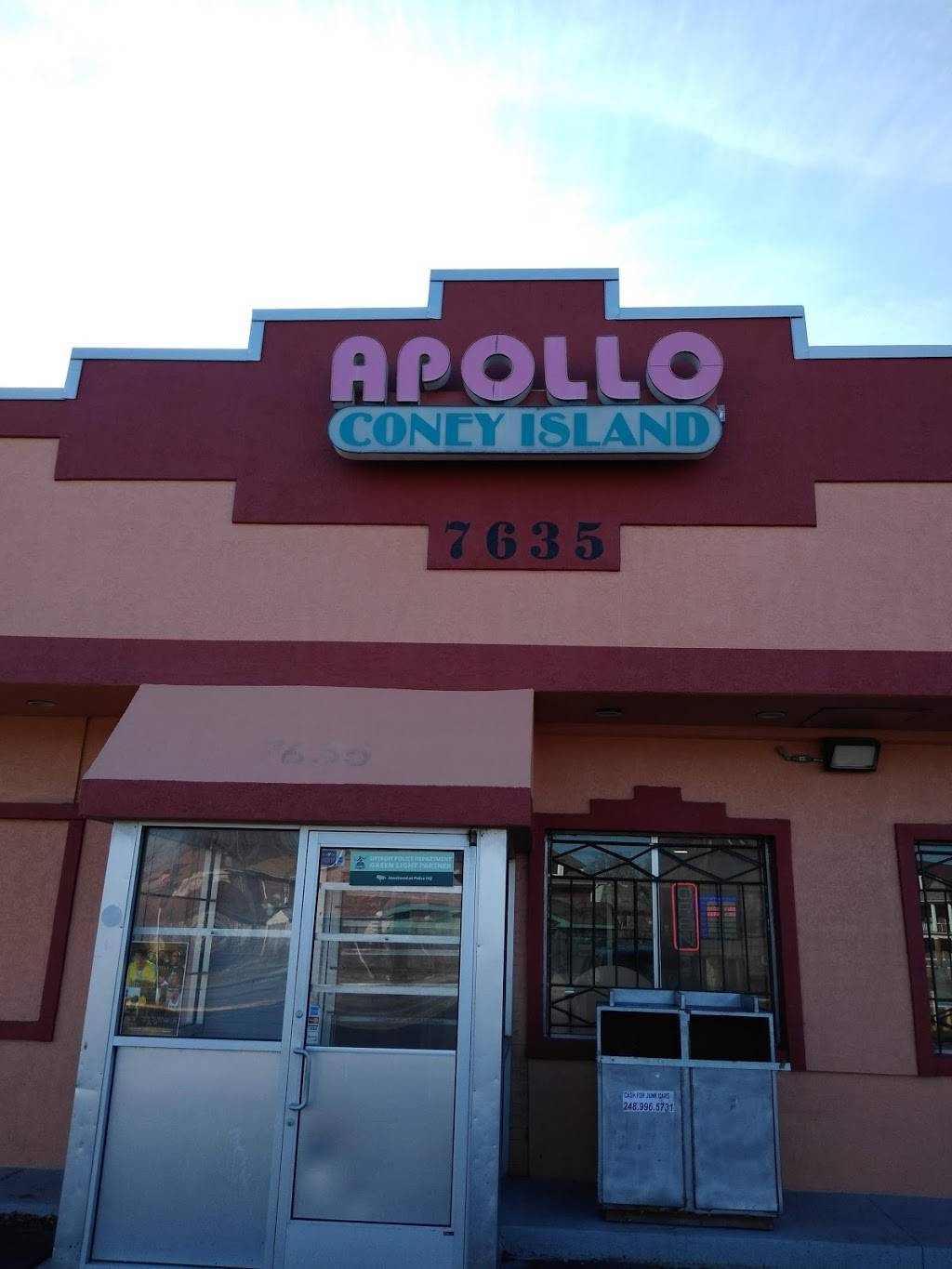 Albanos Apollo Coney Island | restaurant | 7635 Grand River Ave, Detroit, MI 48204, USA | 3138947790 OR +1 313-894-7790