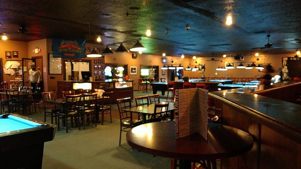 Starships Billiards & The Enterprise Grill | restaurant | 3015 Grand Prix Dr, Decatur, IL 62526, USA | 2178728882 OR +1 217-872-8882