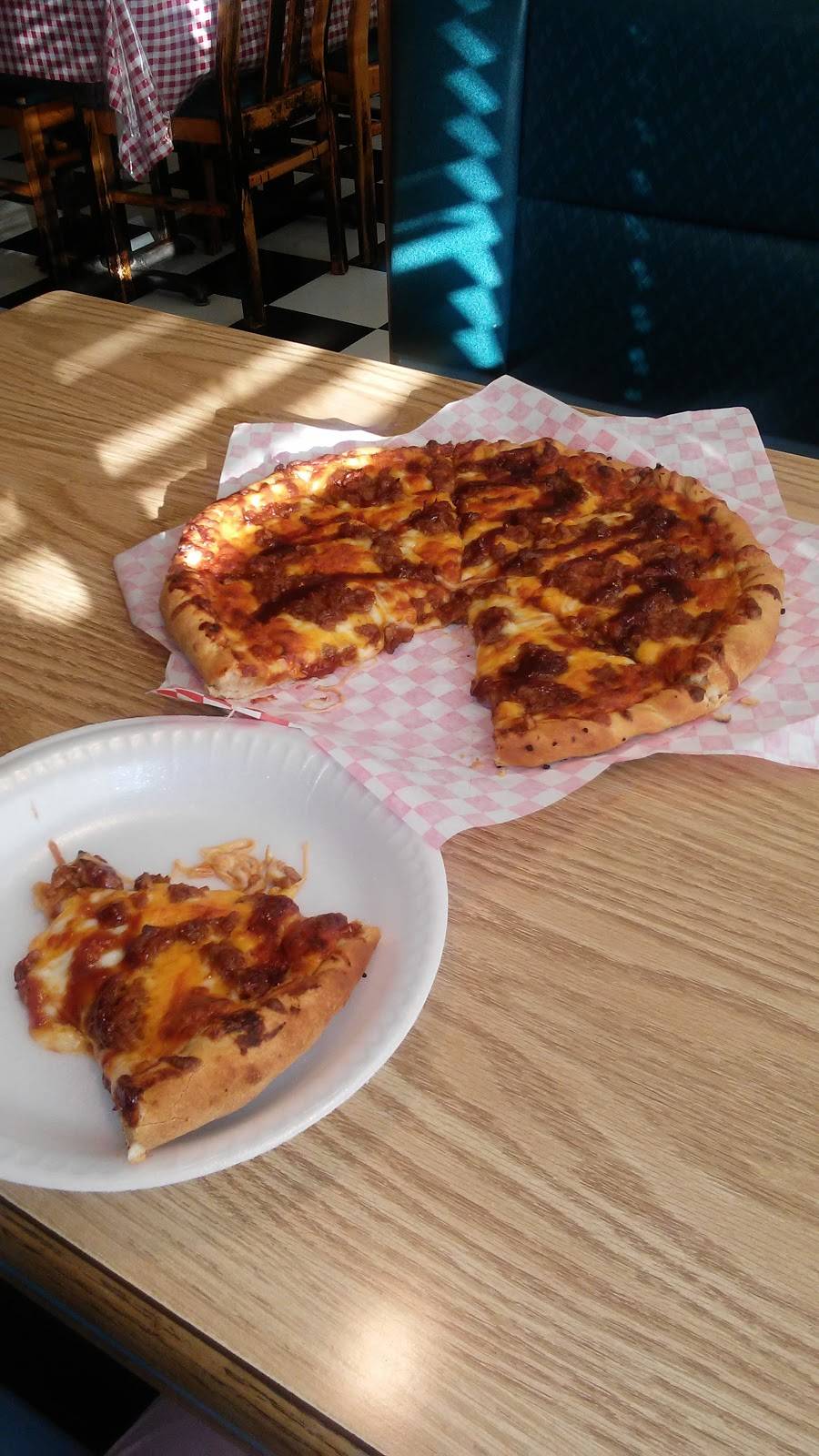 The Station Pizza and Subs | restaurant | 104 S Fordyce St, Blooming Grove, TX 76626, USA | 9036950705 OR +1 903-695-0705