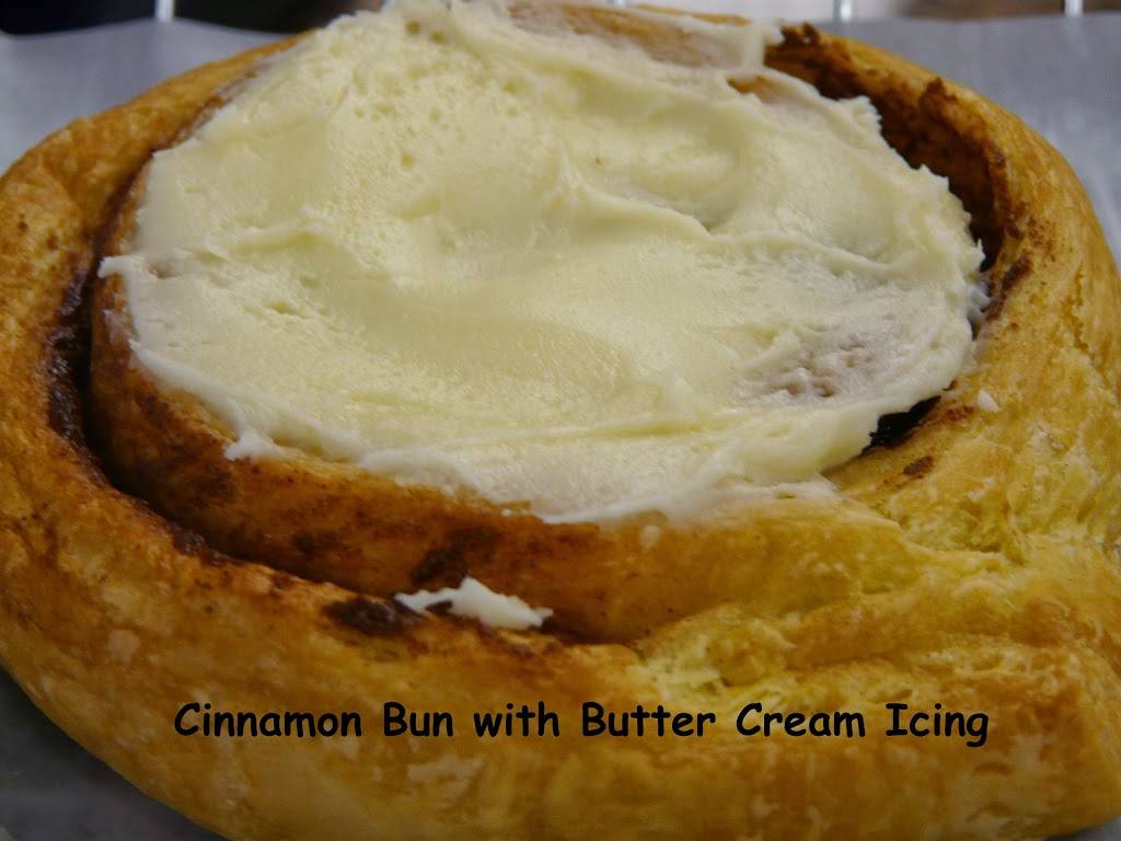 Country Mart | bakery | 3328 Buckhorn Rd, Buckhorn, ON K0L 1J0, Canada | 7056573455 OR +1 705-657-3455