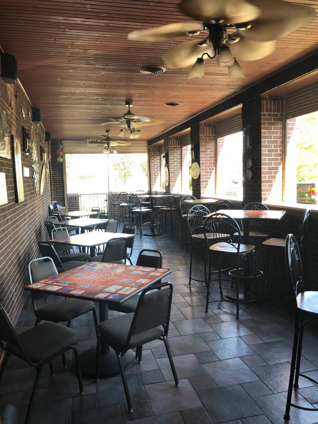 Sandys by the Beech | restaurant | 25853 Five Mile Road, Redford Charter Twp, MI 48239, USA | 3135340333 OR +1 313-534-0333