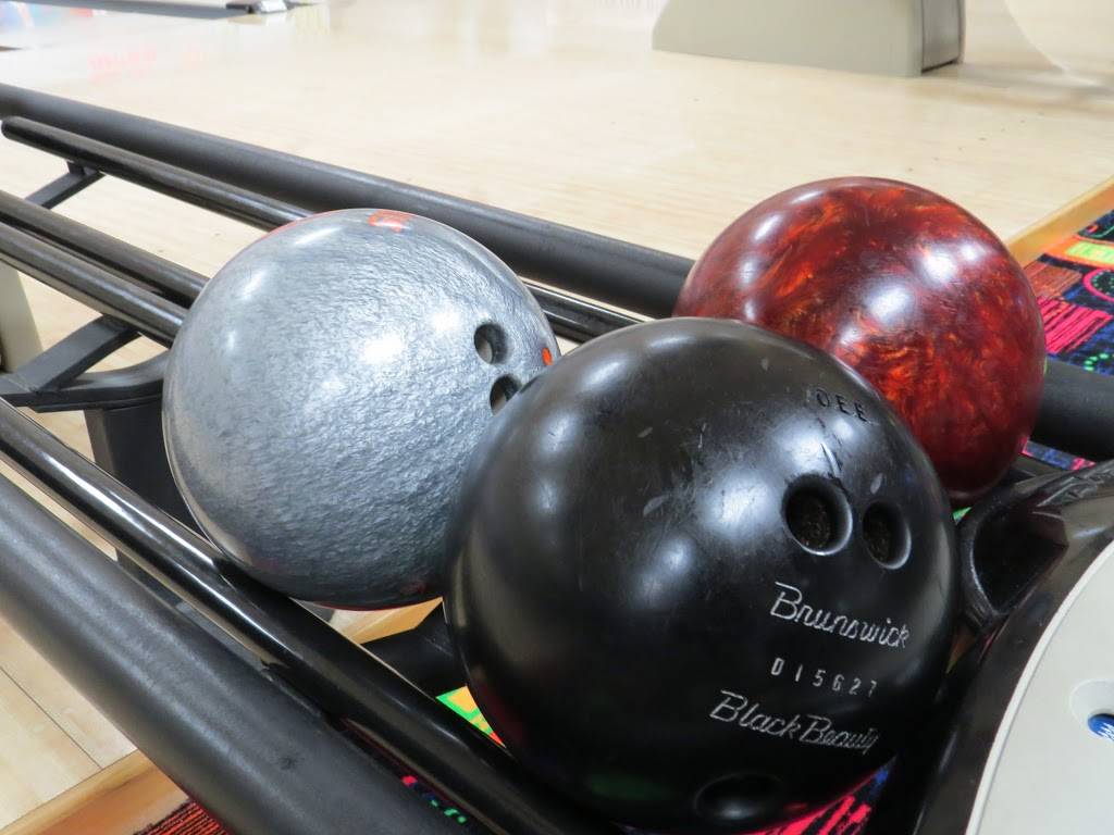 Spartan West Bowling Center | restaurant | 2253 W., U.S. 10, Ludington, MI 49431, USA | 2317572391 OR +1 231-757-2391