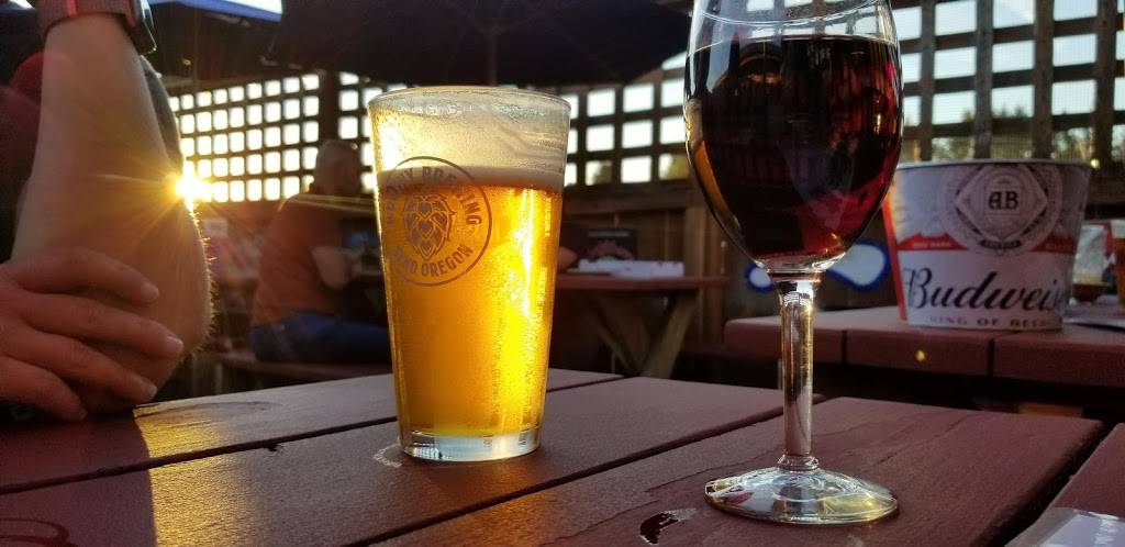 Corner Saloon | restaurant | 2509 SW Borland Rd, Tualatin, OR 97062, USA | 5036382523 OR +1 503-638-2523