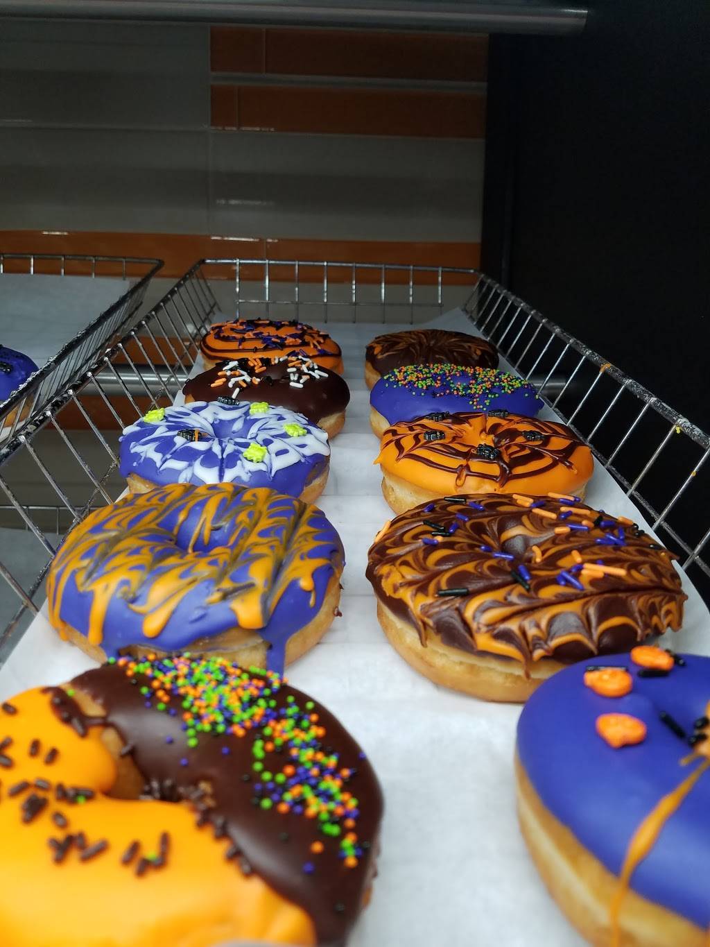 Dunkin Donuts | cafe | 1945 Willow Rd, Northbrook, IL 60062, USA | 2242354349 OR +1 224-235-4349