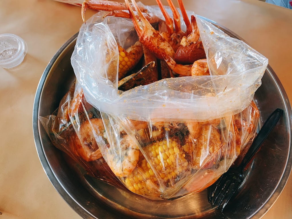 Cajun Crackn | restaurant | 275 Ranch Dr, Milpitas, CA 95035, USA | 4084716765 OR +1 408-471-6765