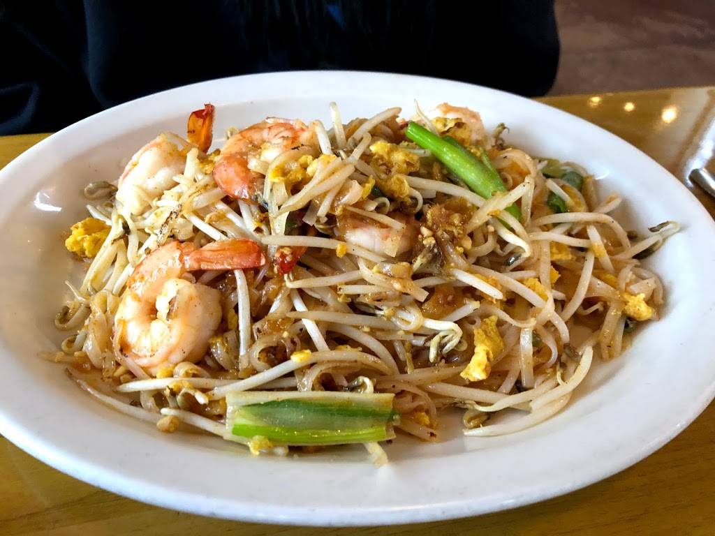 Rearn Thai Restaurant | restaurant | 5120 W Market St, Greensboro, NC 27409, USA | 3362925901 OR +1 336-292-5901