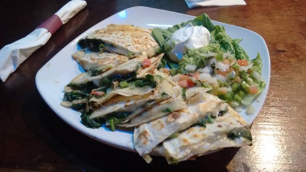 Tio Carlos Mexican Latin Grill | restaurant | 2742 N OConnor Rd #104, Irving, TX 75062, USA | 9725705000 OR +1 972-570-5000