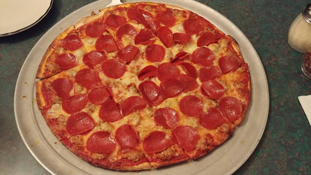 Pistol Petes Pizza and Grill | restaurant | 16755 W Lisbon Rd, Brookfield, WI 53005, USA | 2623736065 OR +1 262-373-6065