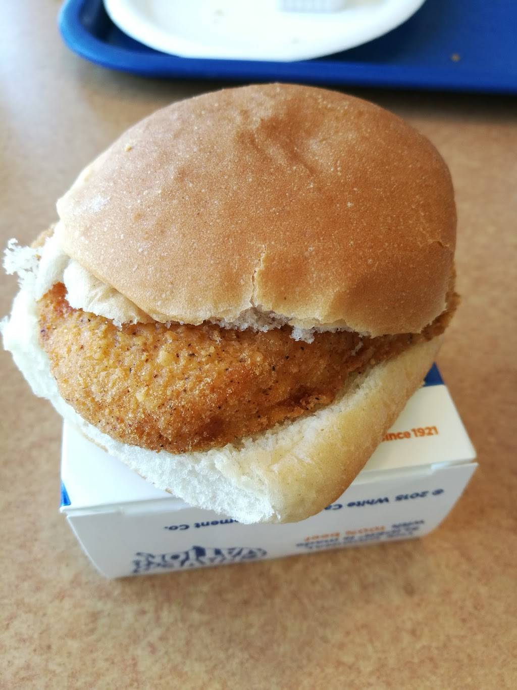 White Castle | restaurant | 1141 N Green Mt Rd, Belleville, IL 62221, USA | 6186220627 OR +1 618-622-0627