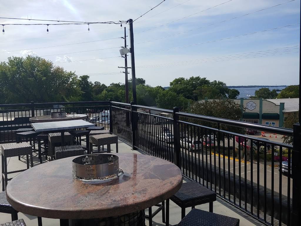 Captains Getaway | restaurant | 107 W Broadway St, Arnolds Park, IA 51331, USA | 7123327045 OR +1 712-332-7045