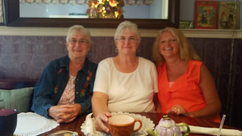 Remember When Cafe Antiques | restaurant | 34 N Main St, New Berlin, NY 13411, USA | 6078479799 OR +1 607-847-9799