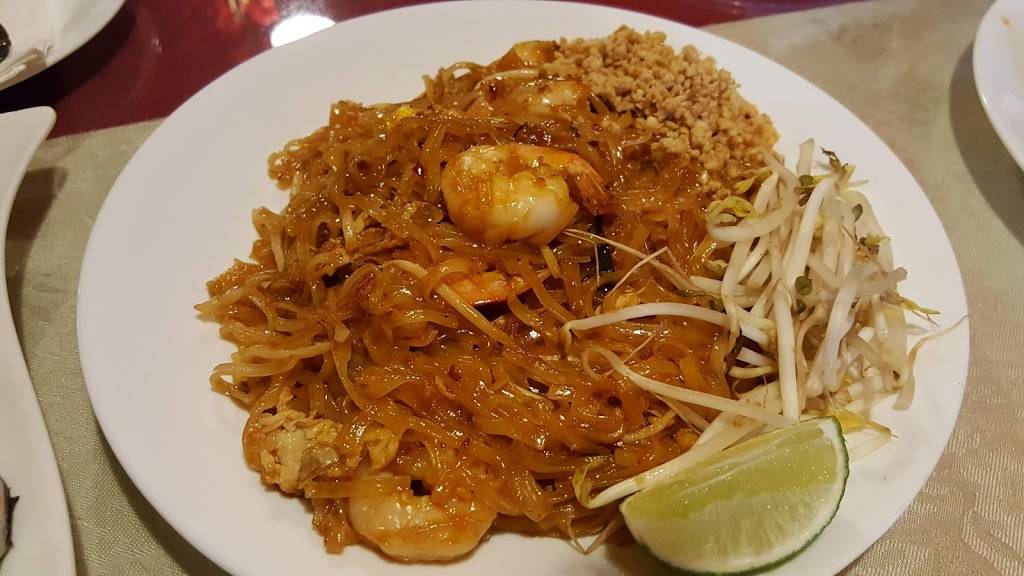 Thai Elephant Restaurant | restaurant | 16610 Lorain Ave, Cleveland, OH 44111, USA | 2166719999 OR +1 216-671-9999