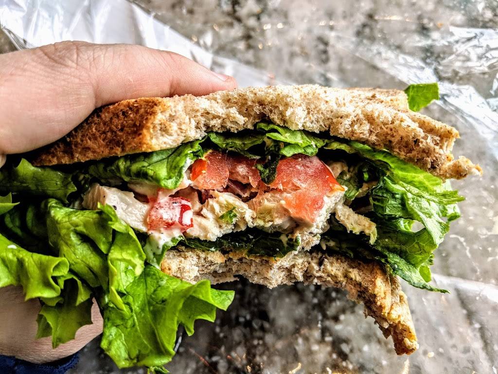 Fetta | restaurant | 6301 Silver Dart Dr, Mississauga, ON L4W 1S9, Canada | 8665083558 OR +1 866-508-3558