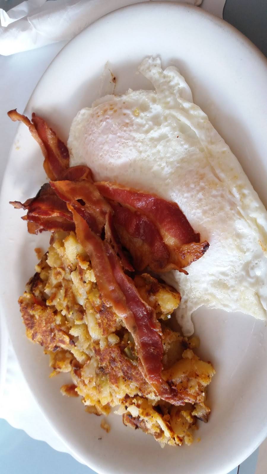 Curleys Diner | restaurant | 62 W Park Pl, Stamford, CT 06901, USA | 2033482020 OR +1 203-348-2020