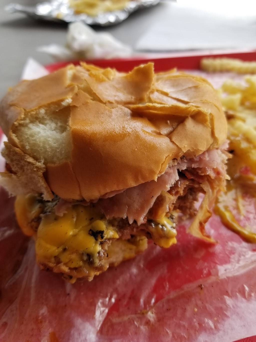 Voltzys Rootbeer Stand | restaurant | 4668 N Springboro Pike, Moraine, OH 45439, USA | 9372991440 OR +1 937-299-1440