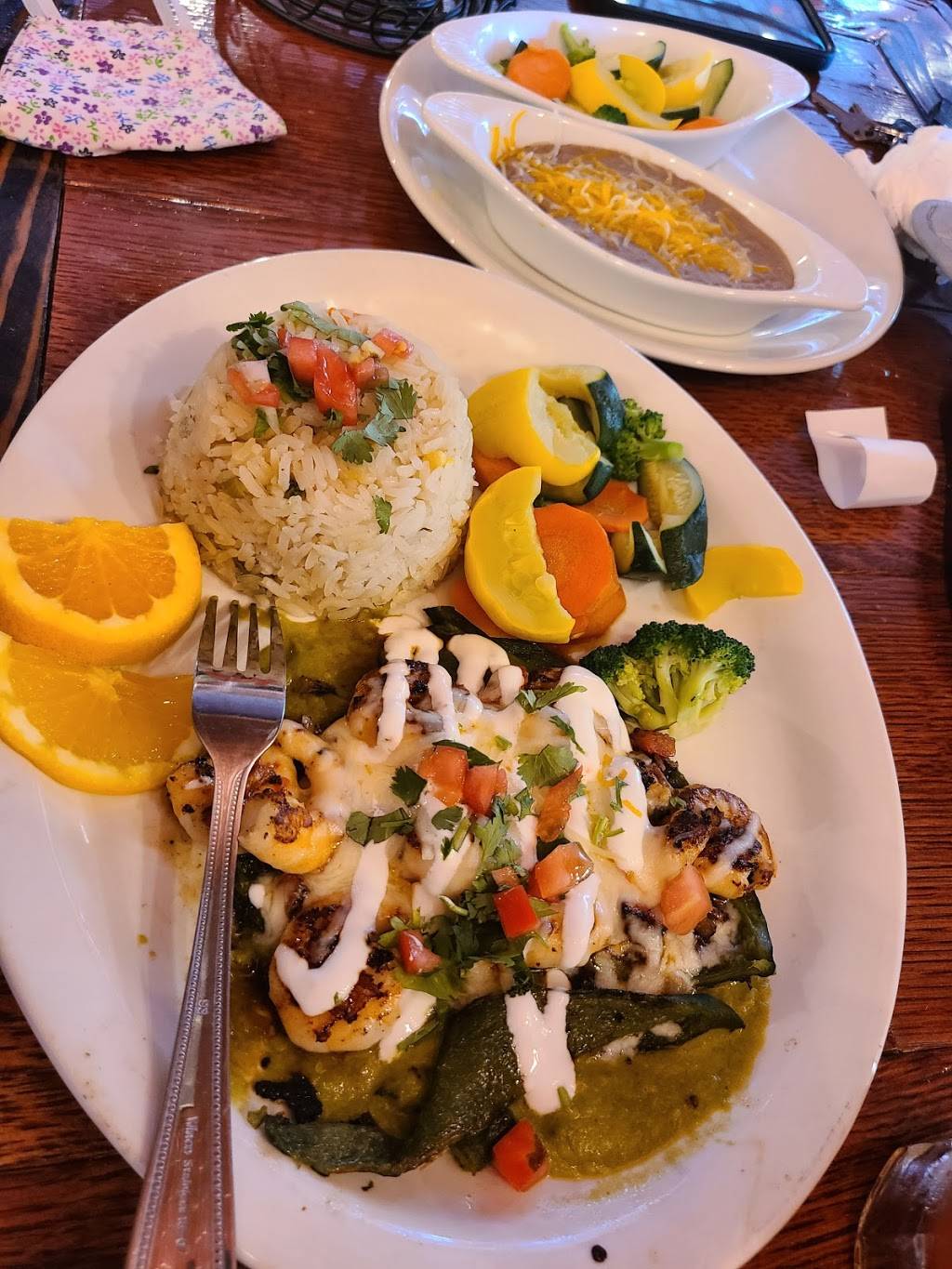 Lalos Mexican Restaurant | restaurant | 1901 E Daily Dr, Camarillo, CA 93010, USA | 8055864031 OR +1 805-586-4031