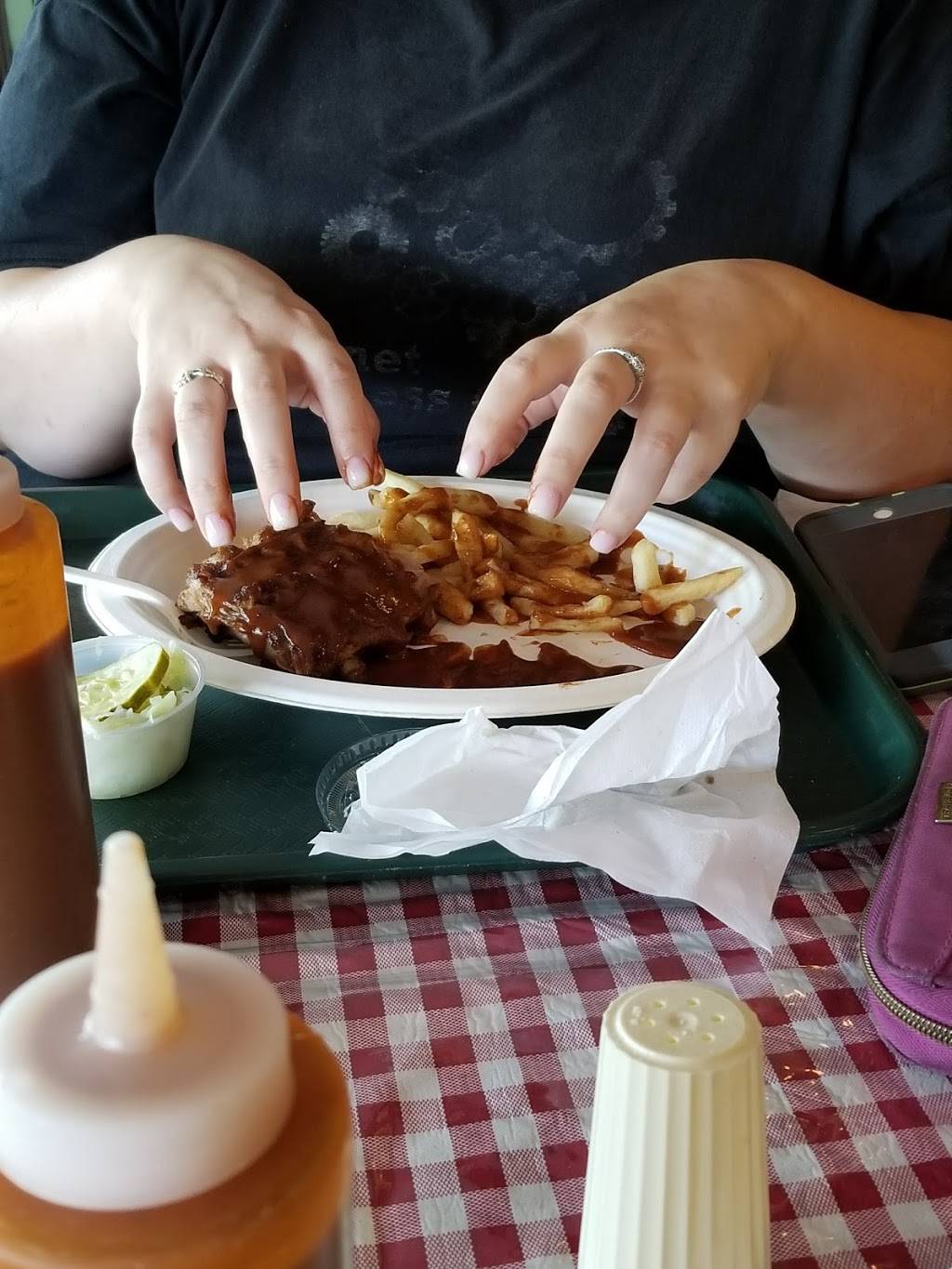 Russells Barbecue | restaurant | 1621 Thatcher Ave, Elmwood Park, IL 60707, USA | 7084537065 OR +1 708-453-7065