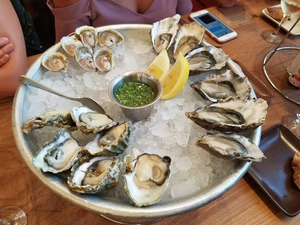 Hog Island Oyster Co | restaurant | 610 1st St #22, Napa, CA 94559, USA | 7072518113 OR +1 707-251-8113