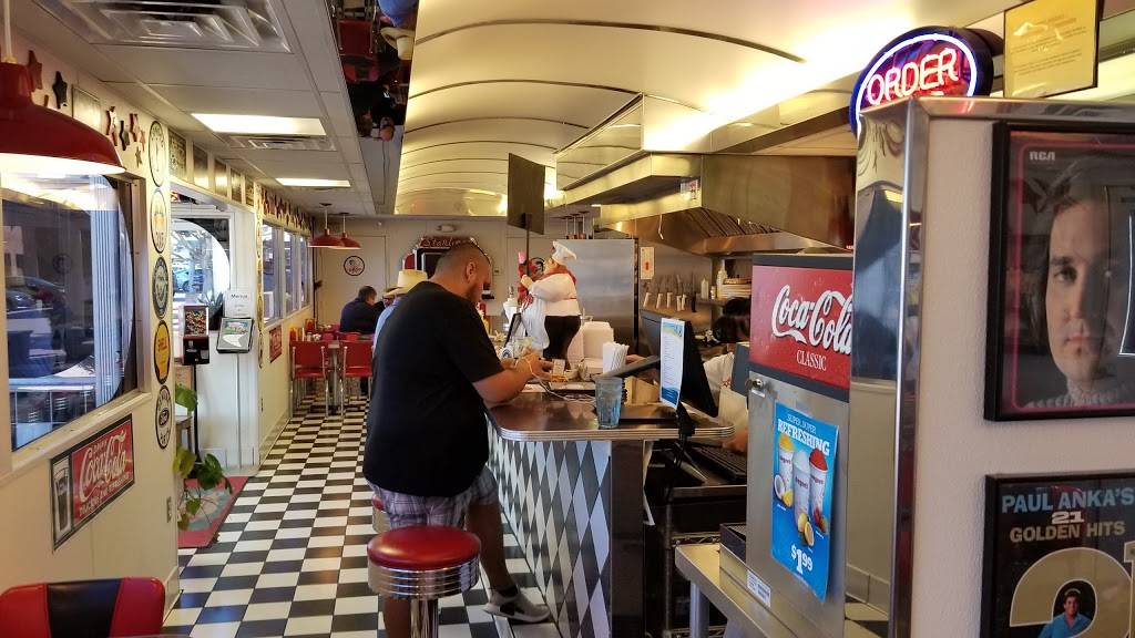 Starliner Diner | restaurant | 5111 W Maryland Ave, Glendale, AZ 85301, USA | 6238428848 OR +1 623-842-8848